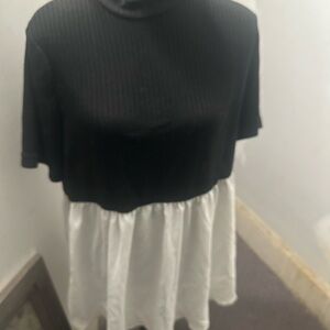 SHEIN Curve Black and White Top